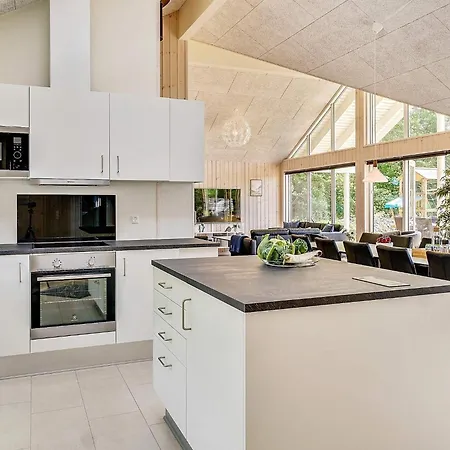 Chic Holiday Home in Hovedstaden near Sea